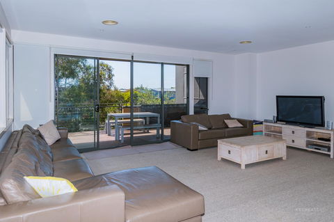 1 Sunset Place - Internet Find 3