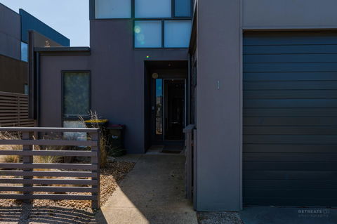 1 Sunset Place - Internet Find 4