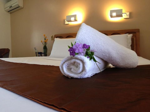 Novena Palms Motel - Internet Find 15