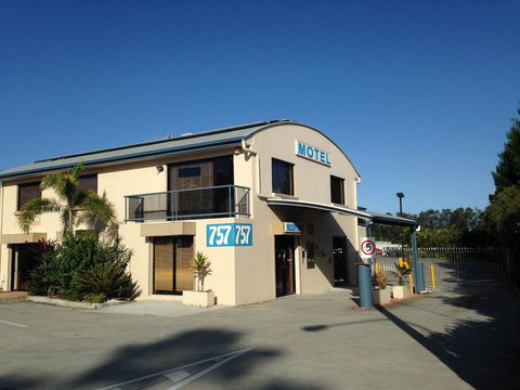 Novena Palms Motel - Internet Find 4
