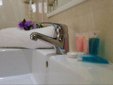 Novena Palms Motel - Internet Find 2