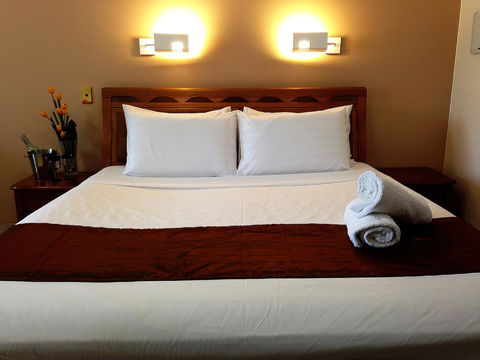 Novena Palms Motel - Internet Find 12