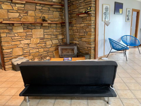 Beeâ€™s Place - 3 Bedroom Home On 10 Acres Of Land With Distant Ocean Views - Internet Find 3