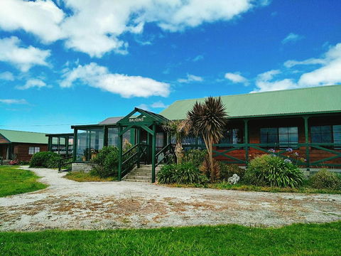 Baudins Accommodation And Restaurant - Internet Find 16