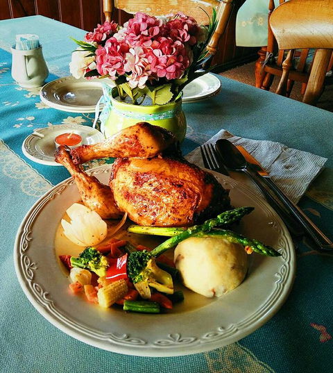 Baudins Accommodation And Restaurant - Internet Find 40