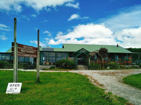 Baudins Accommodation And Restaurant - Internet Find 27