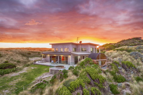 Porky Beach Retreat - King Island Escapes - Internet Find 0