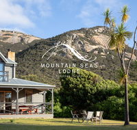 Mountain Seas Lodge - Internet Find