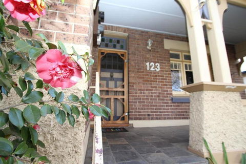 123 Hill St, Heart Of Orange, Double Brick - Internet Find 0