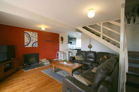 14 Cobbon Crescent Jindabyne - Internet Find 0