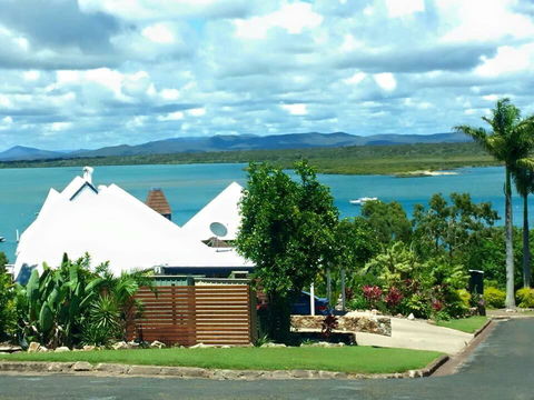 1770 Sovereign Lodge Retreat - Internet Find 2