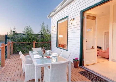 1880s Kananook Boutique Historic Luxury Apartment FSC Private Villa Bairnsdale - Internet Find 0