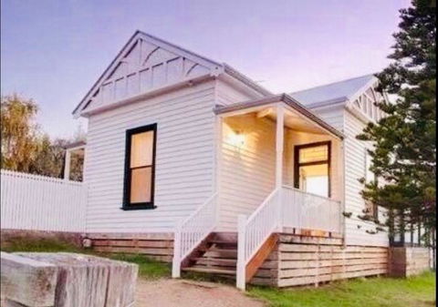 1880s Kananook Boutique Historic Luxury Apartment FSC Private Villa Bairnsdale - Internet Find 1