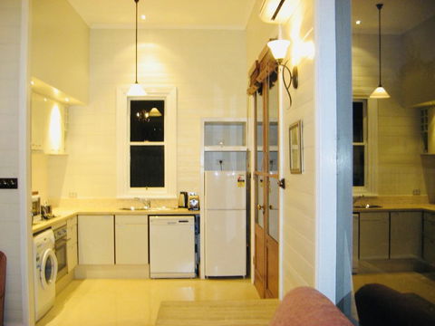 1880s Kananook Boutique Historic Luxury Apartment FSC Private Villa Bairnsdale - Internet Find 2