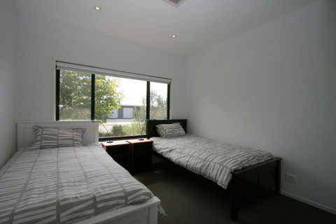 26 Twynam Street - Internet Find 0