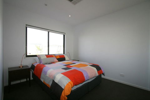 26 Twynam Street - Internet Find 2