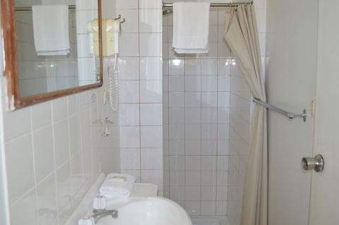 4 Lakeview Plaza - Internet Find 1