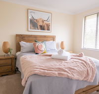 42 Rosemary Lane - Central Orange - Spacious Family Home - Quiet Lane - Internet Find