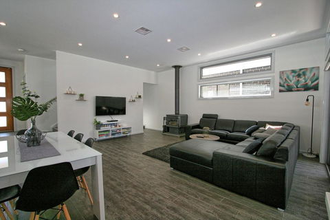 43B Twynam Street - The Falls On Twynam - Internet Find 0