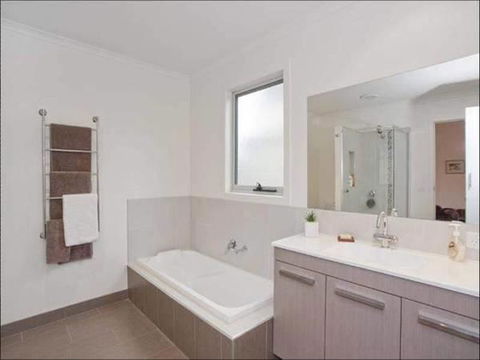 A Beautiful Beach House Torquay - Internet Find 3