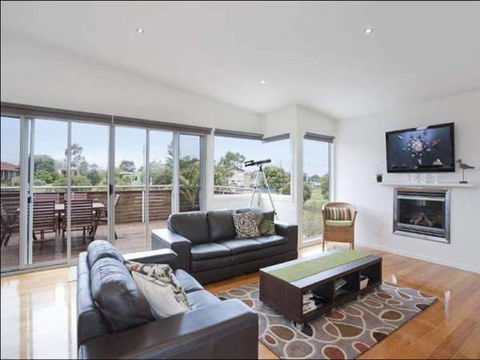 A Beautiful Beach House Torquay - Internet Find 1