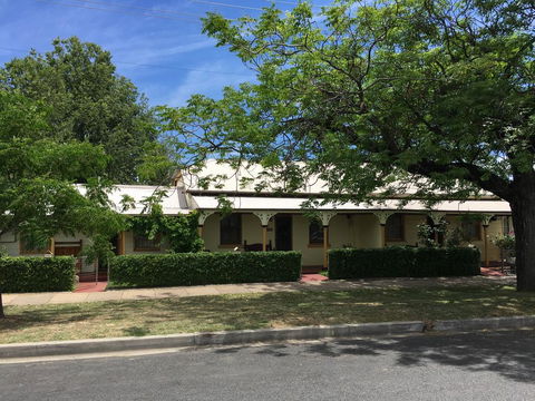 A Settlers Cottage Accommodation Bathurst CBD - Internet Find 0