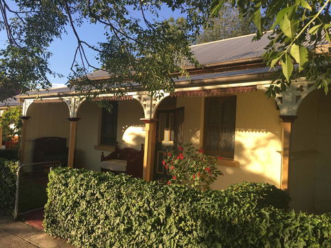 A Settlers Cottage Accommodation Bathurst CBD - Internet Find 2