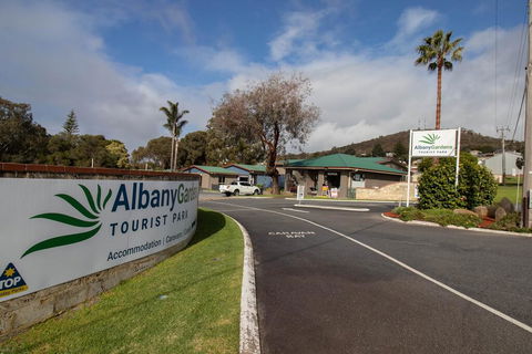 Albany Gardens Tourist Park - Internet Find 0