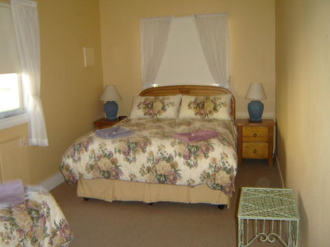 Albany Historic Cottage - Internet Find 3