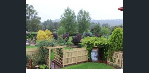 Allora Lodge Bed And Breakfast - Internet Find 3