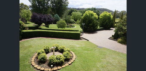 Allora Lodge Bed And Breakfast - Internet Find 1