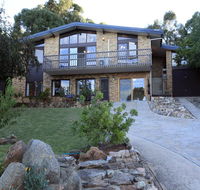 Alpine Apartment - Great location with views of Lake Jindabyne - Internet Find