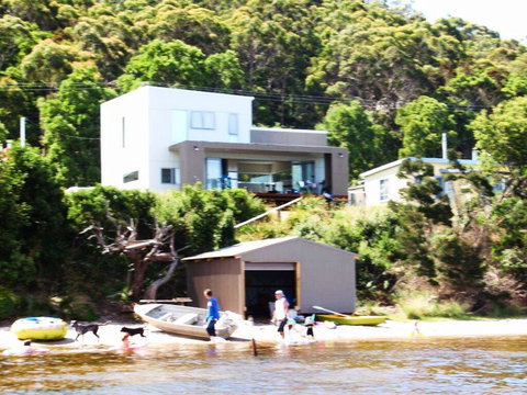 Amazing Ansons Bay Absolute Waterfront Beach House - Internet Find 0