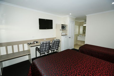 Amber Lodge Motel - Internet Find 1