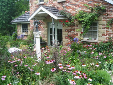 Annie's Cottage - Internet Find 1