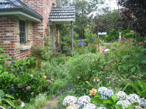 Annie's Cottage - Internet Find 2