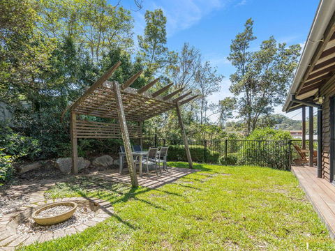 Avoca Beach Living - 84 Avoca Drive, Avoca Beach - Internet Find 2