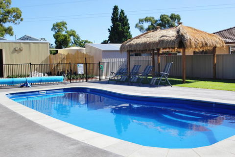 Avondel Caravan Park - Internet Find 0