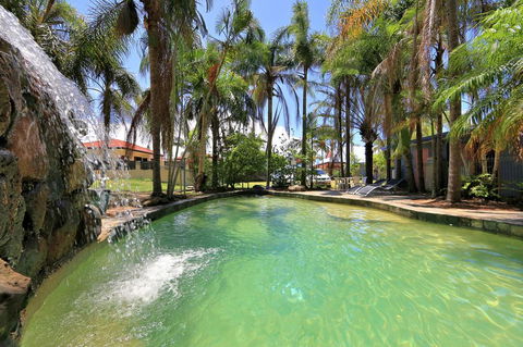 Bargara Gardens Boutique Villas - Internet Find 1