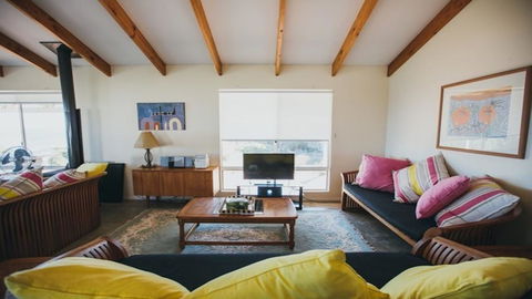 Bay Beach House - Internet Find 2