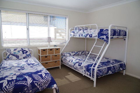 Beach Club 2, 5 Gowing Street - Internet Find 1