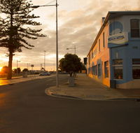 Beach Hotel - Internet Find
