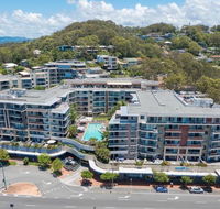 Beach Side Ocean Burleigh Heads 3 bedroom Family Accomodation - Internet Find