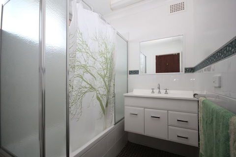 BEACHFRONT 3- 3/12 Bundella Ave LC - Internet Find 2