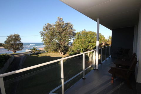 BEACHFRONT 3- 3/12 Bundella Ave LC - Internet Find 0