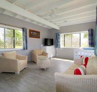 Beachfront 6 25 Willow Street - Internet Find
