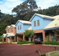 Beachside Apartment - Internet Find