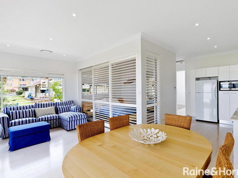 Beachside Bungalow #4 - 4/139 Avoca Drive, Avoca Beach - Internet Find 1