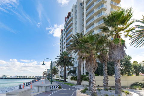 Beachside Port Melbourne - Internet Find 0