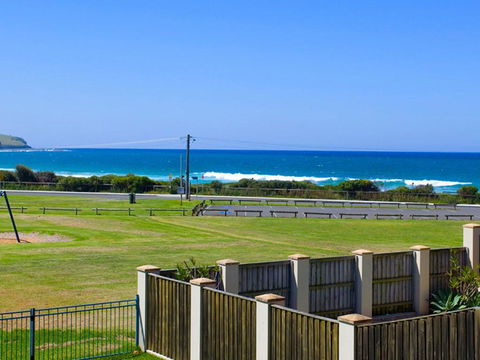 Beachside Retreat - Internet Find 0